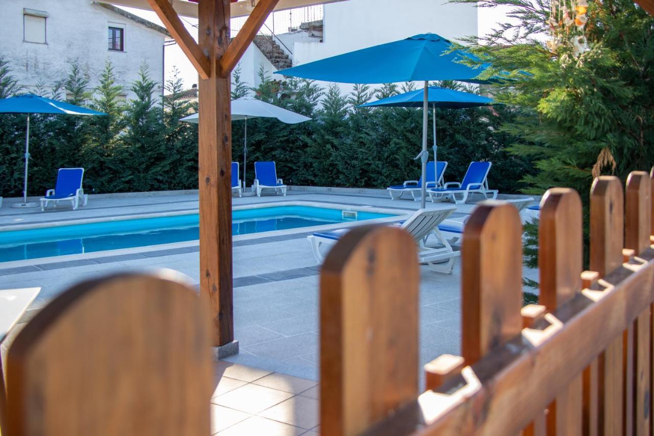 Villa Montes Guesthouse Coja Bagian luar foto